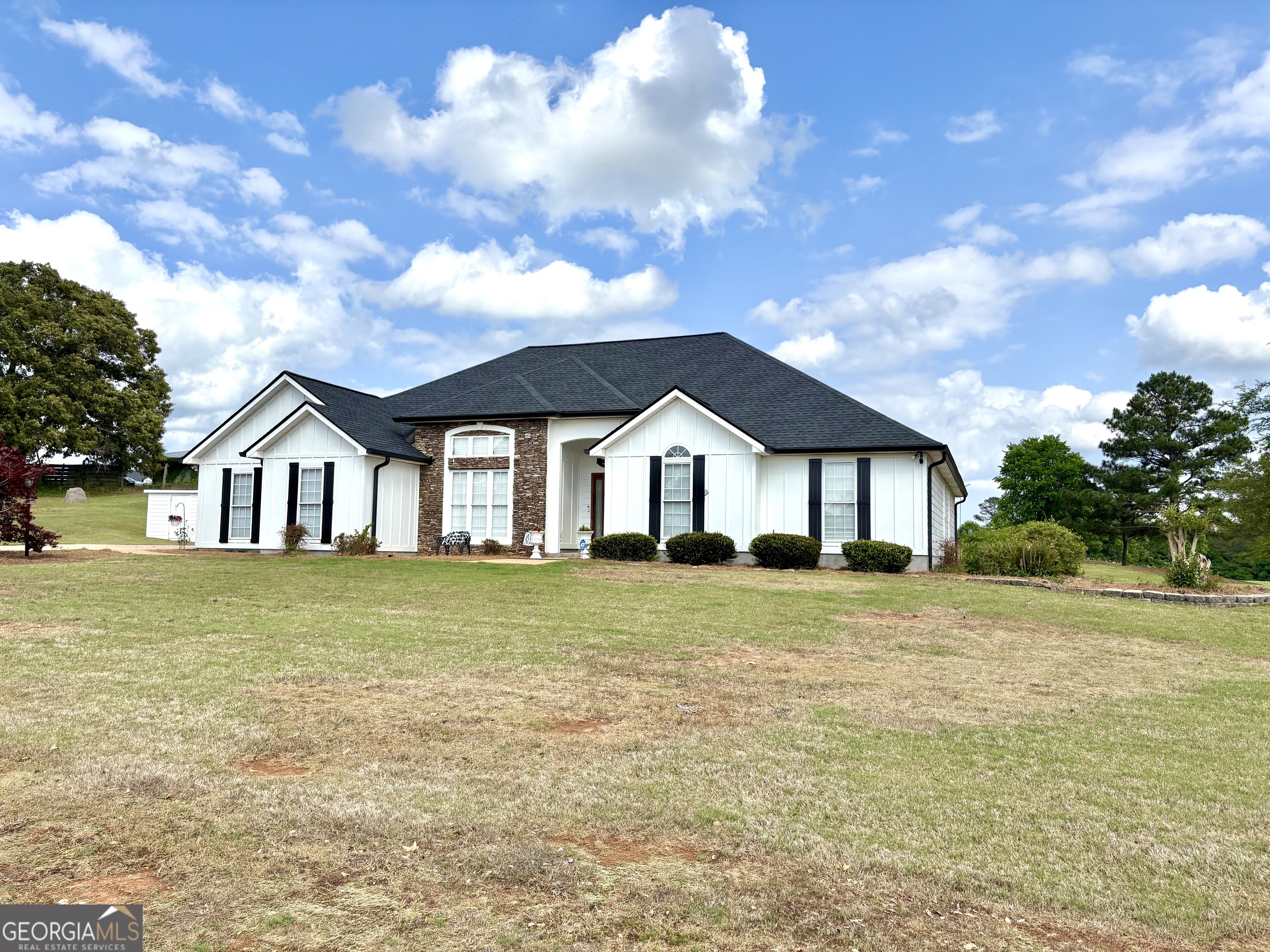 102 Troon Way LaGrange, GA 30241 - Photo 3 of 36