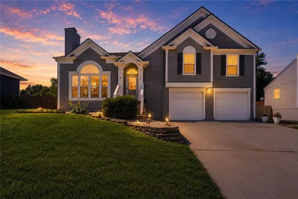 $335,000 | 2137 Southeast 7th Street, Lee's Summit, MO 64063