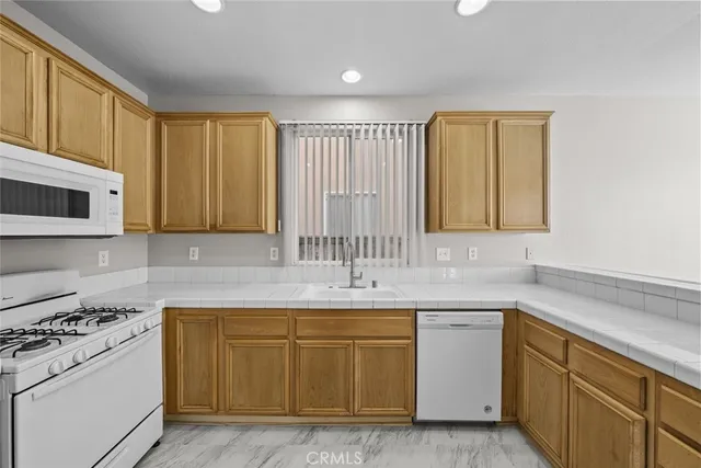 $480,000 | 14323 Moon Valley Street, Victorville, CA 92394