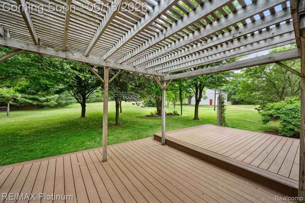 12902 Autumn Ridge Court Milford, MI 48380 - Photo 46 of 73