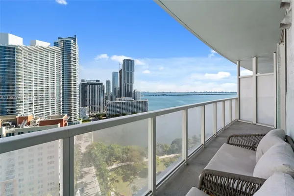 $3,000 | 1900 North Bayshore Drive, Unit 2106, Miami, FL 33132