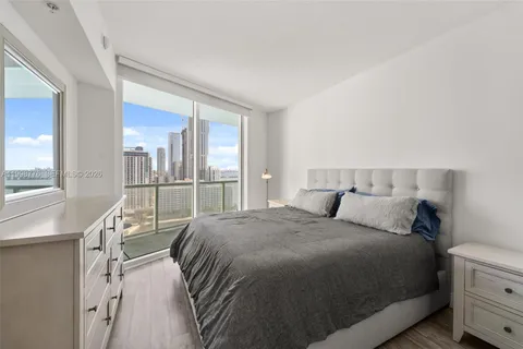 $3,000 | 1900 North Bayshore Drive, Unit 2106, Miami, FL 33132