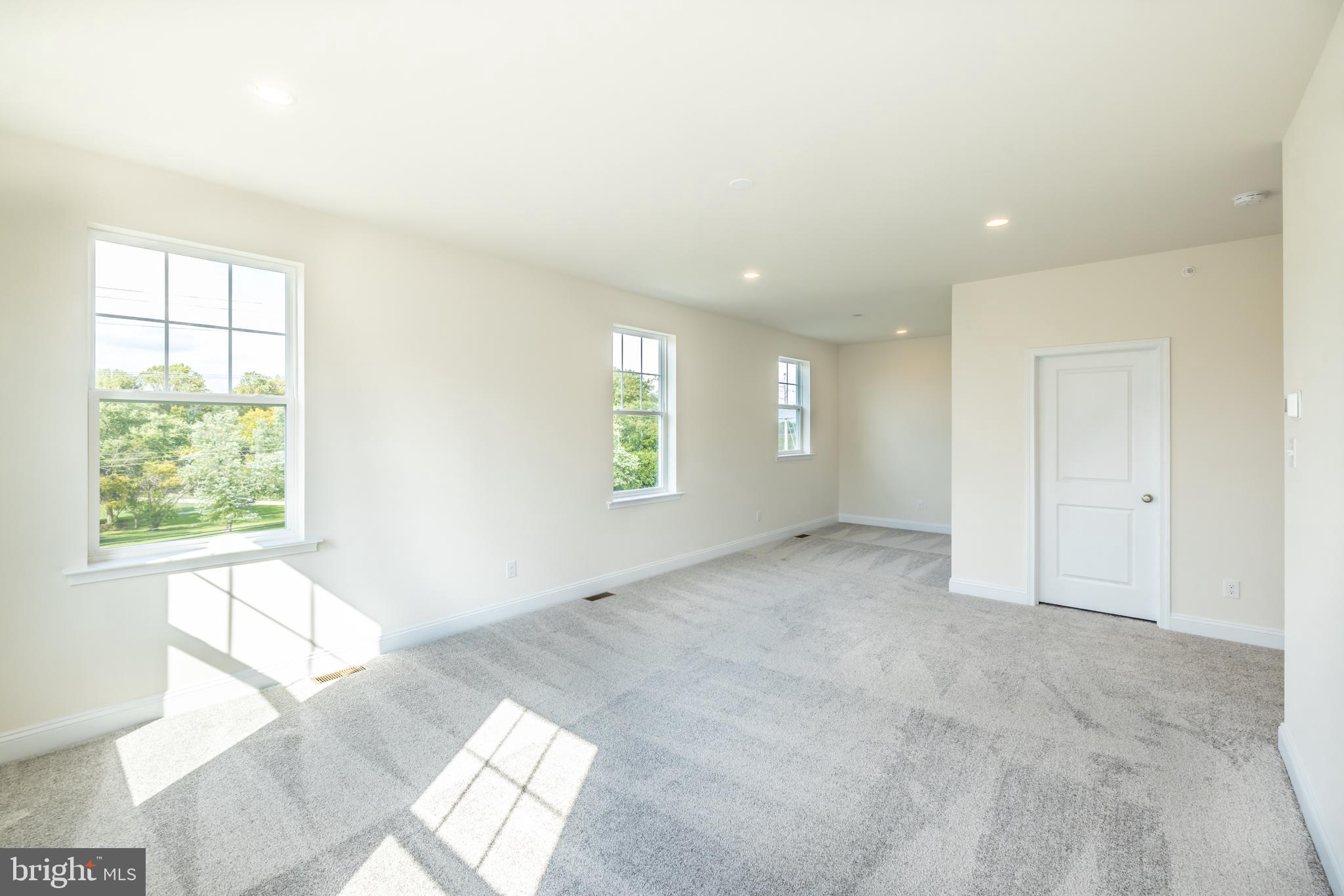 36 Midsummer Drive Newtown Square, PA 19073 - Photo 26 of 29 Main bedroom w/sitting room.