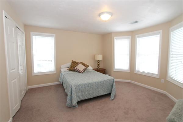 22 Lilac Lane Worcester, MA 01607 - Photo 12 of 22 Gallery Image 12