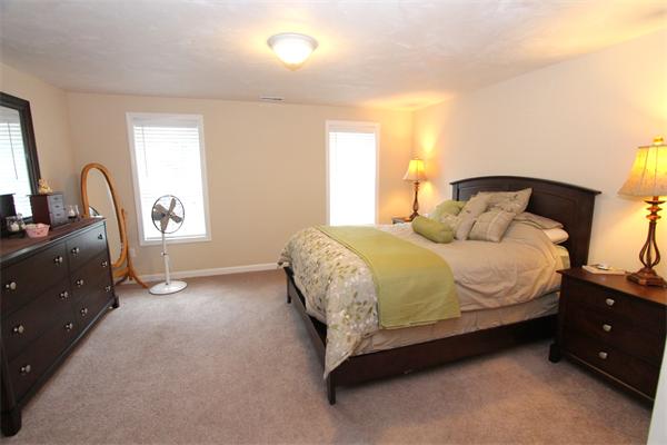 22 Lilac Lane Worcester, MA 01607 - Photo 9 of 22 Gallery Image 9