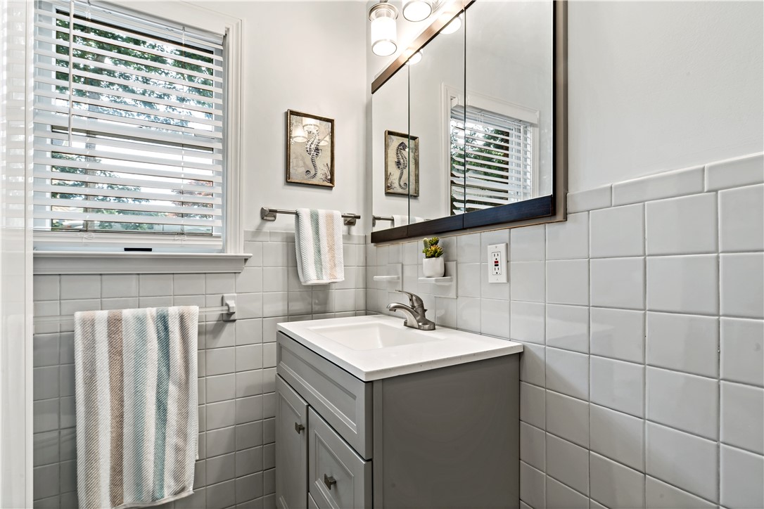 2 Seacrest Drive Westerly, RI 02891 - Photo 25 of 40