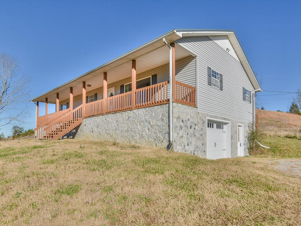 2010 Roaring Fork Road Greeneville, TN 37745 - Photo 2 of 36 Photo 2