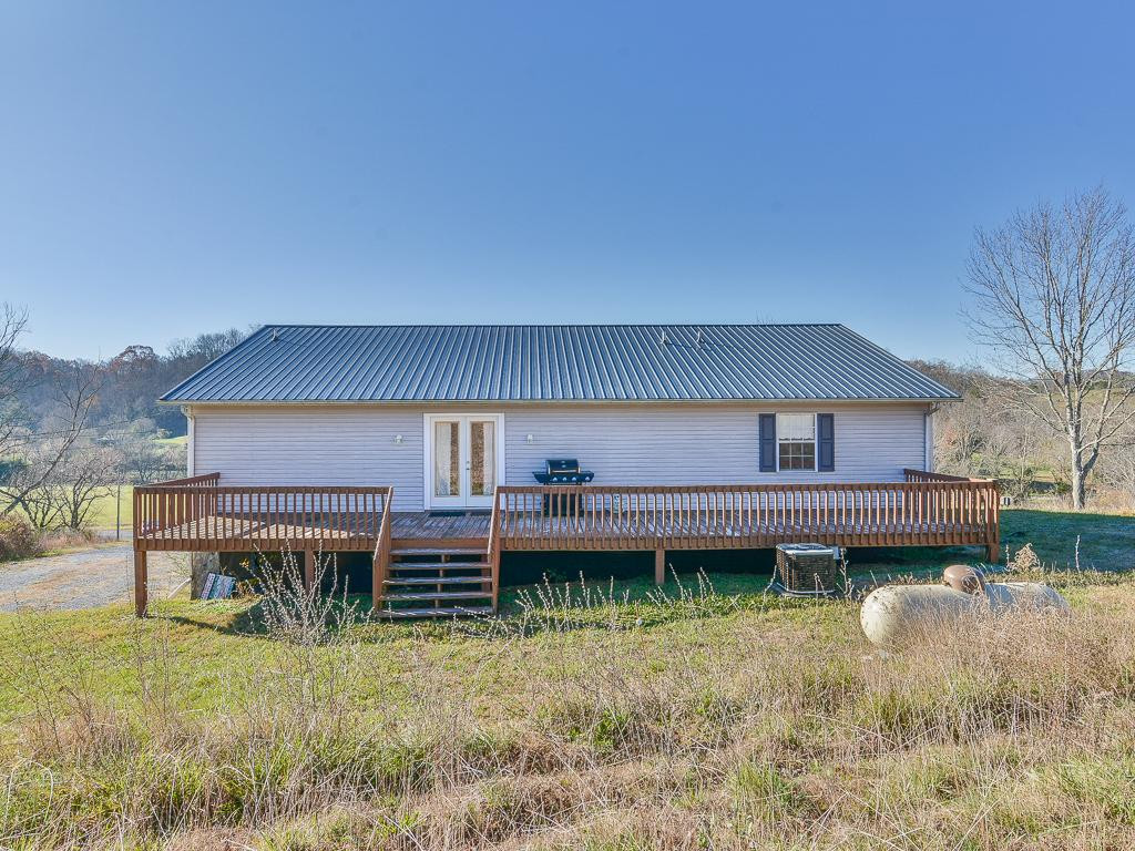 2010 Roaring Fork Road Greeneville, TN 37745 - Photo 3 of 36 Photo 3