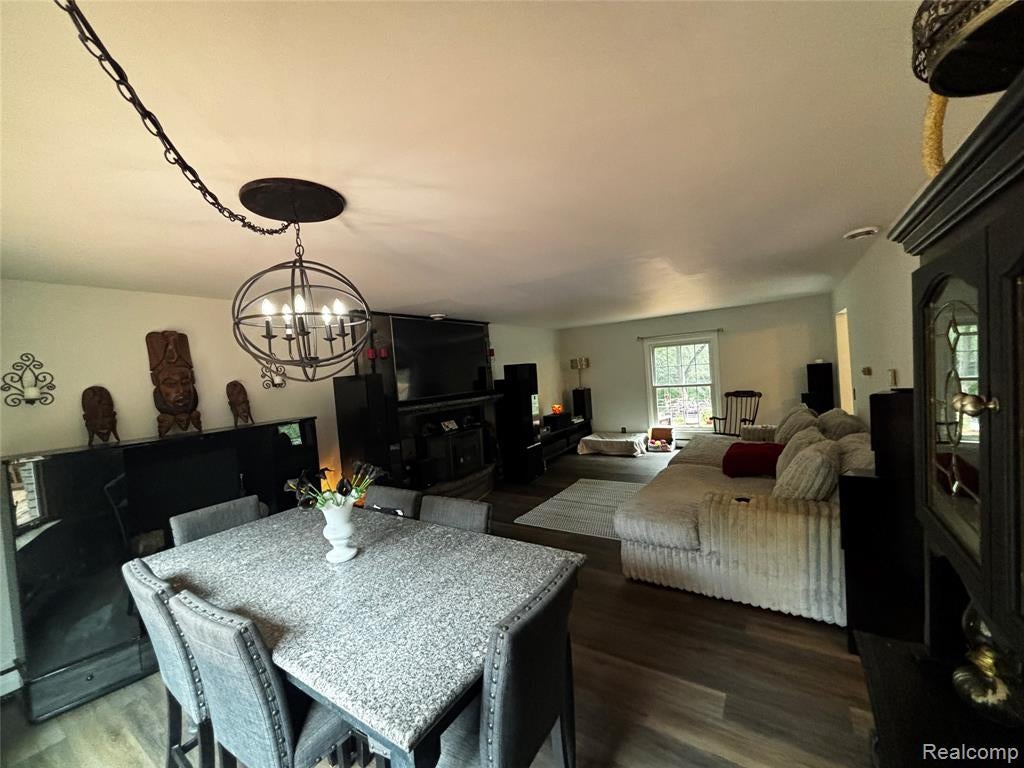 17301 Donohue Road Pinckney, MI 48169 - Photo 11 of 39 Gallery Image 11