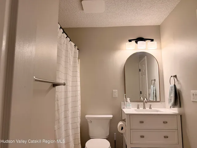 $445,000 | 102 Brightonwood Road, Glenmont, NY 12077