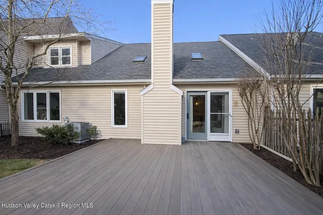 $445,000 | 102 Brightonwood Road, Glenmont, NY 12077