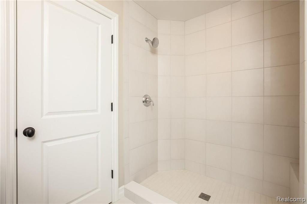1154 Pembroke Drive Rochester Hills, MI 48307 - Photo 31 of 49