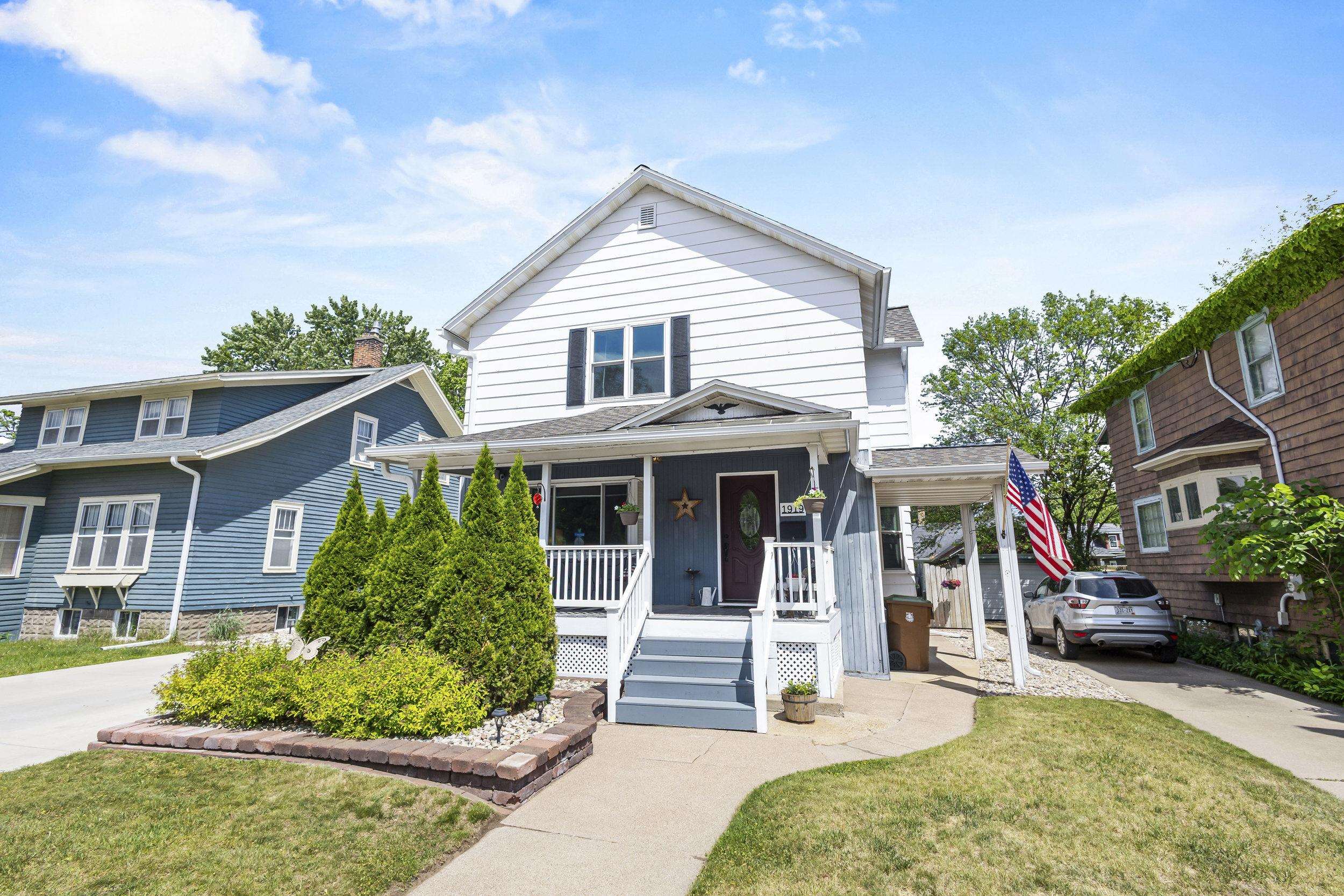 1919 Division Street Stevens Point, WI 54481 - Photo 1 of 60