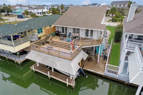 $3,500 | 1114 Tiki Drive, Tiki Island, TX 77554