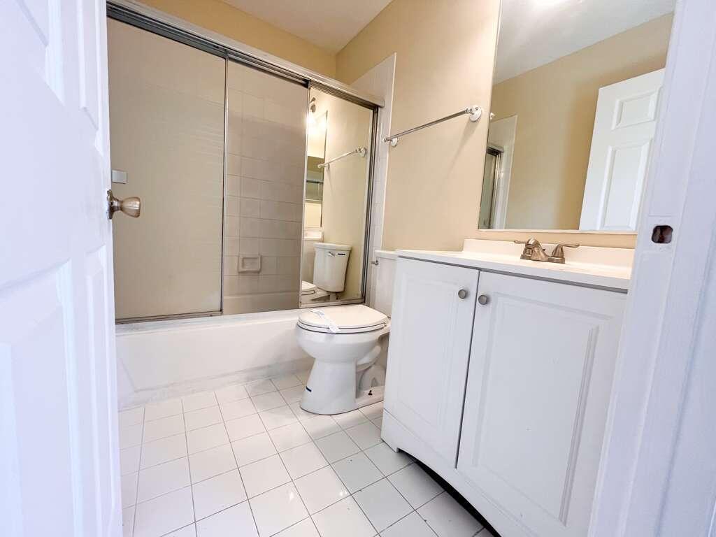 861 Summit Lake Drive, Unit 861 West Palm Beach, FL 33406 - Photo 18 of 23 3333 4.35.27PM