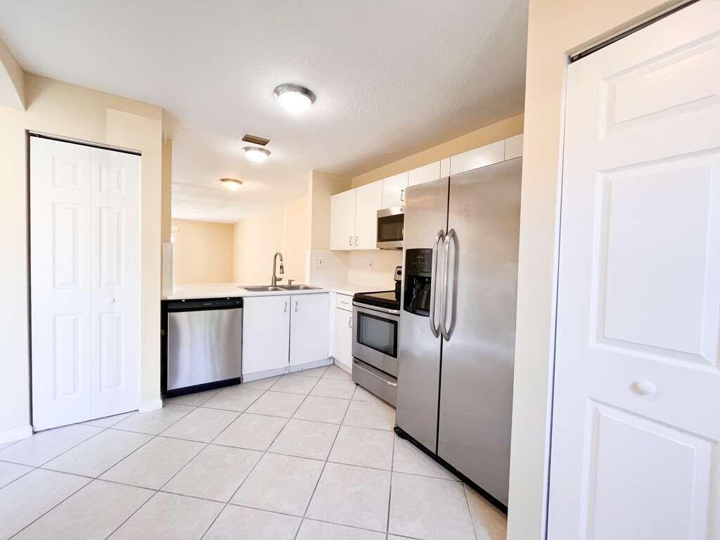 861 Summit Lake Drive, Unit 861 West Palm Beach, FL 33406 - Photo 19 of 23 affff