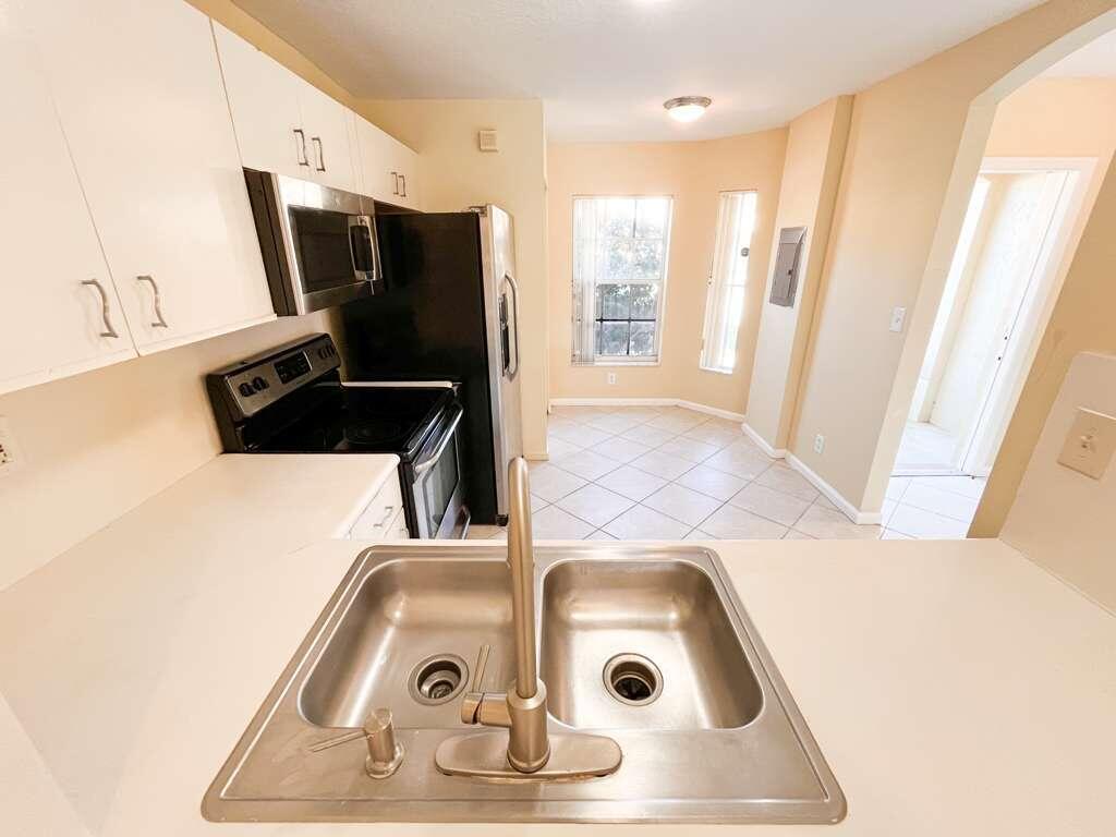 861 Summit Lake Drive, Unit 861 West Palm Beach, FL 33406 - Photo 20 of 23 vv