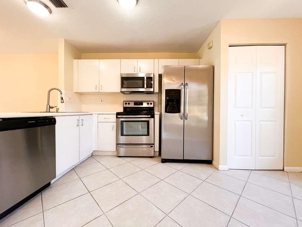 861 Summit Lake Drive, Unit 861 West Palm Beach, FL 33406 - Photo 23 of 23 vvd