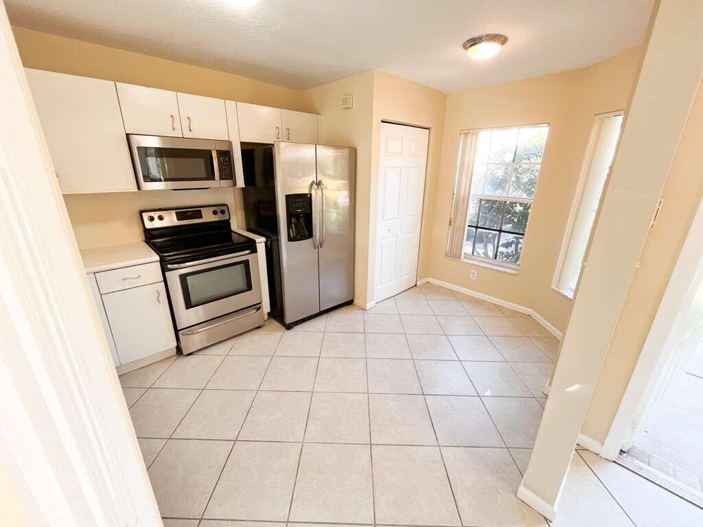 861 Summit Lake Drive, Unit 861 West Palm Beach, FL 33406 - Photo 4 of 23 aaa