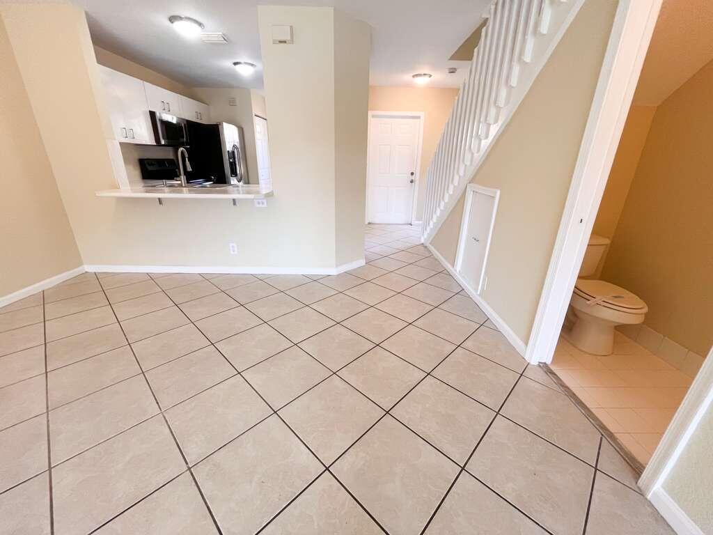 861 Summit Lake Drive, Unit 861 West Palm Beach, FL 33406 - Photo 5 of 23 666