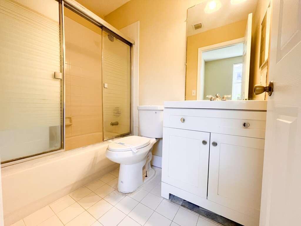 861 Summit Lake Drive, Unit 861 West Palm Beach, FL 33406 - Photo 8 of 23 5555