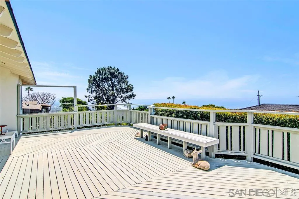 1112 La Jolla Rancho Road La Jolla, CA 92037 - Photo 8 of 25