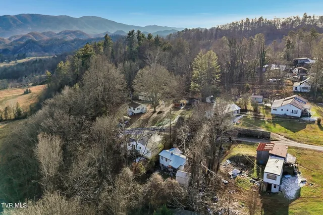 $139,900 | 385 Witcher Pvt Drive, Bristol, TN 37620