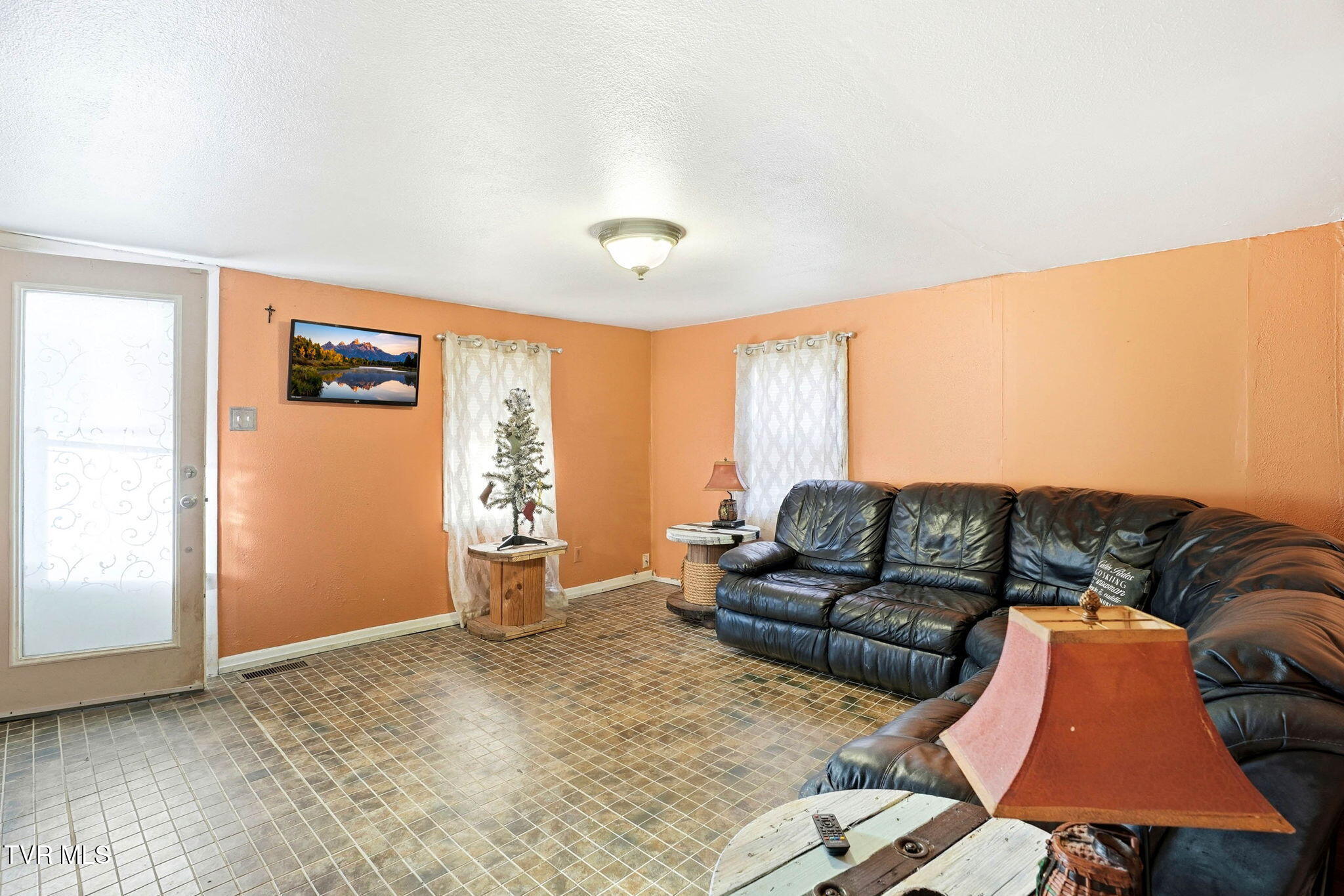 385 Witcher Pvt Drive Bristol, TN 37620 - Photo 4 of 28 4