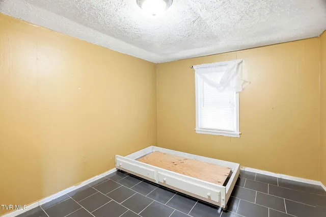 $139,900 | 385 Witcher Pvt Drive, Bristol, TN 37620