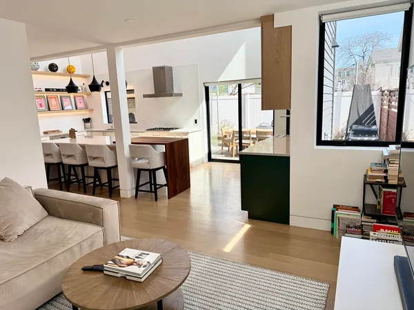 $6,950 | 22 Parker Street, Unit 22R, Boston, MA 02129