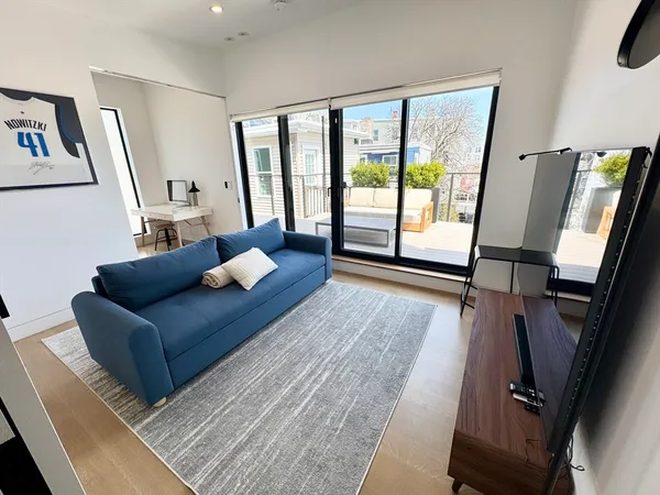 $6,950 | 22 Parker Street, Unit 22R, Boston, MA 02129