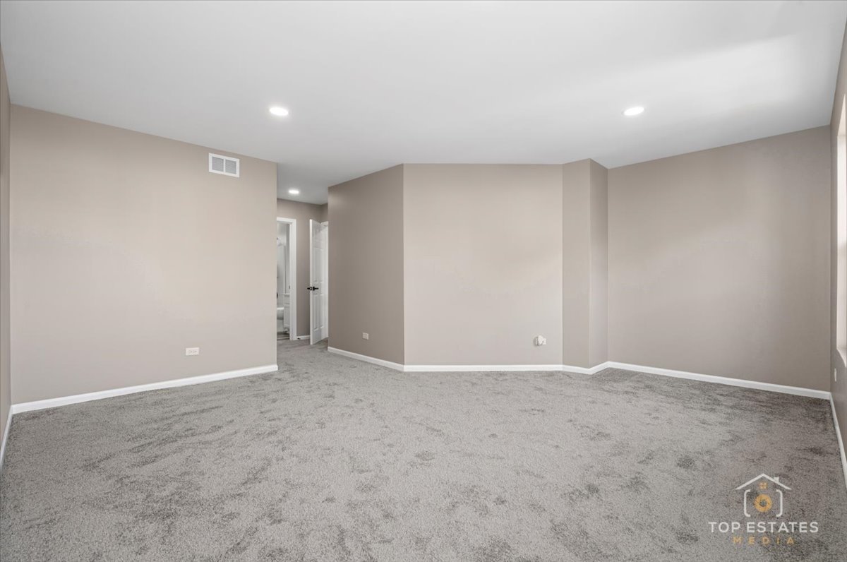 737 Springwood Drive Joliet, IL 60431 - Photo 15 of 31 a view of an empty room