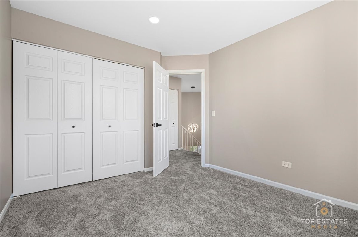 737 Springwood Drive Joliet, IL 60431 - Photo 18 of 31 a view of an empty room