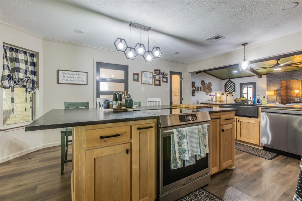 1608 Sunset Road Robinson, TX 76706 - Photo 10 of 36