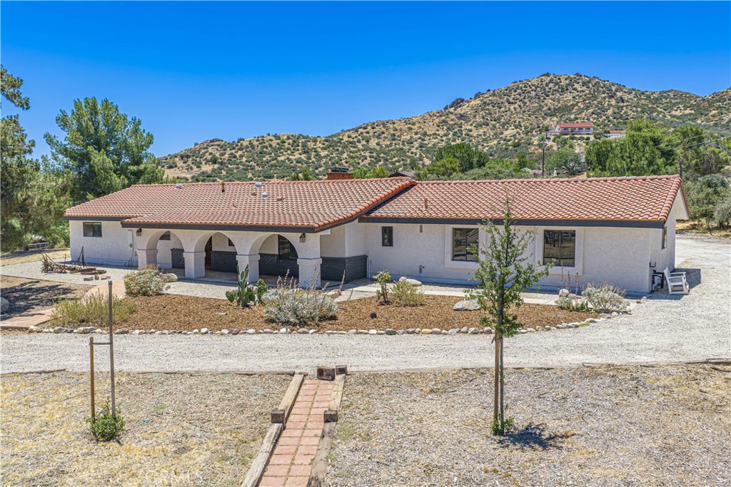 11820 Darling Road Agua Dulce, CA 91390 - Photo 2 of 47