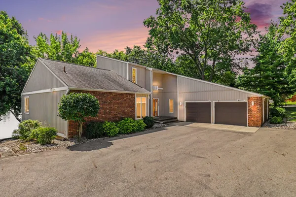 $799,900 | 61583 Raintree Boulevard, Sturgis, MI 49091