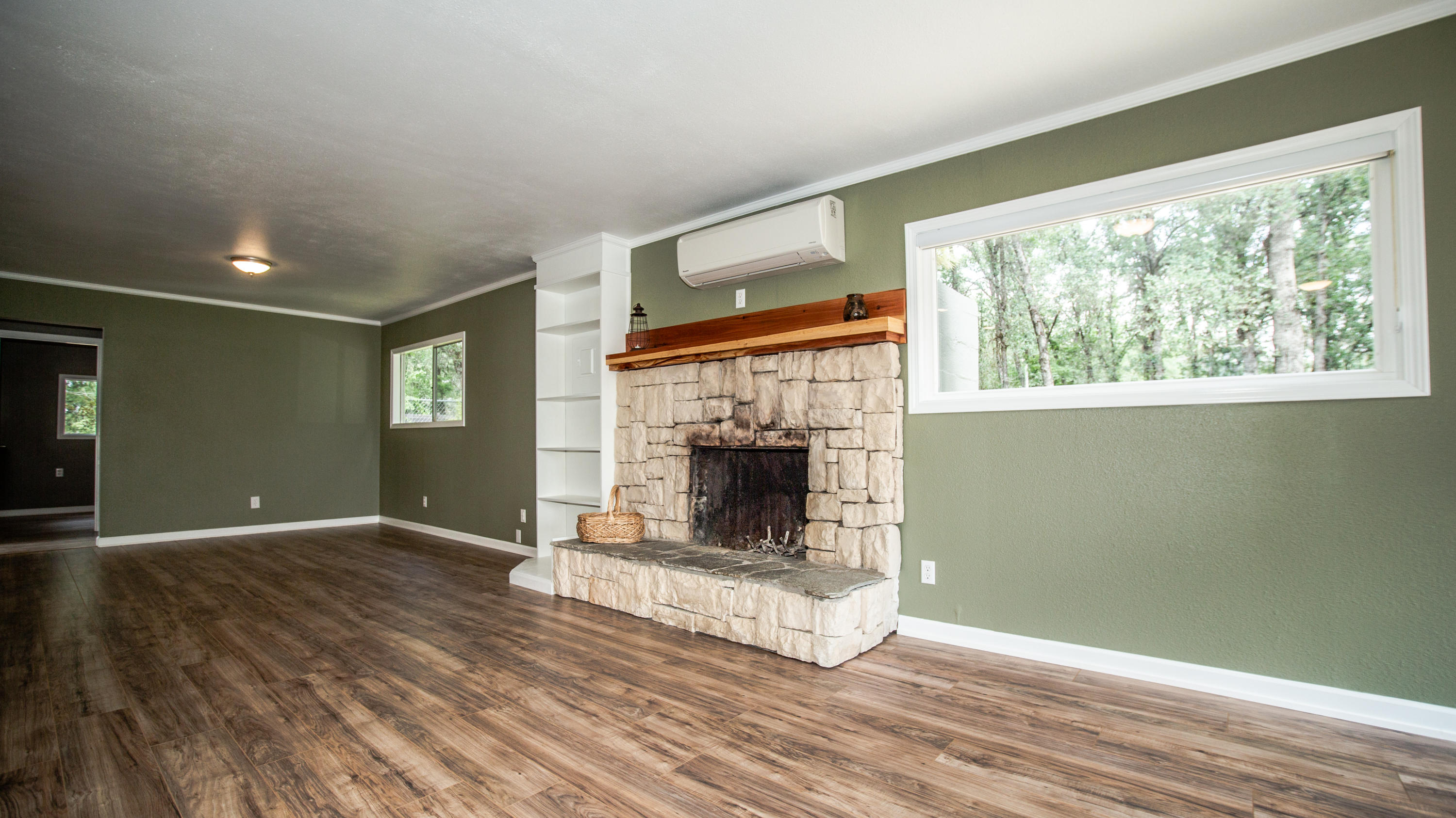 10280 Deschutes Road Palo Cedro, CA 96073 - Photo 8 of 29 Living Room-5