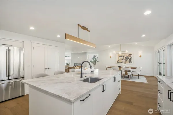 $2,495,000 | 428 164th Avenue Southeast, Bellevue, WA 98008
