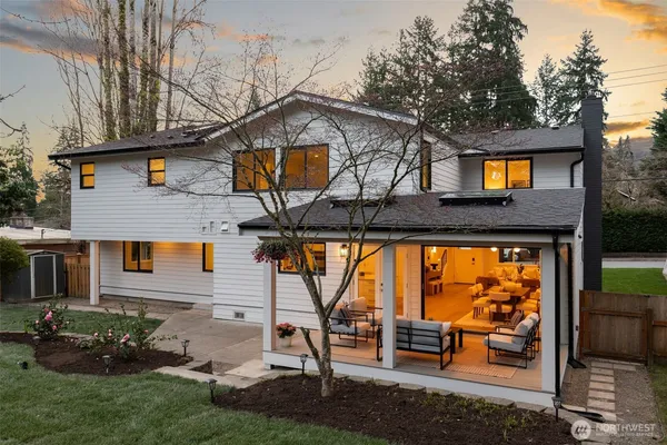 $2,495,000 | 428 164th Avenue Southeast, Bellevue, WA 98008