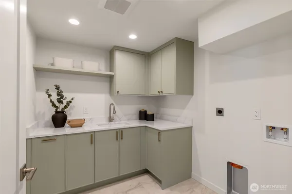 $2,495,000 | 428 164th Avenue Southeast, Bellevue, WA 98008