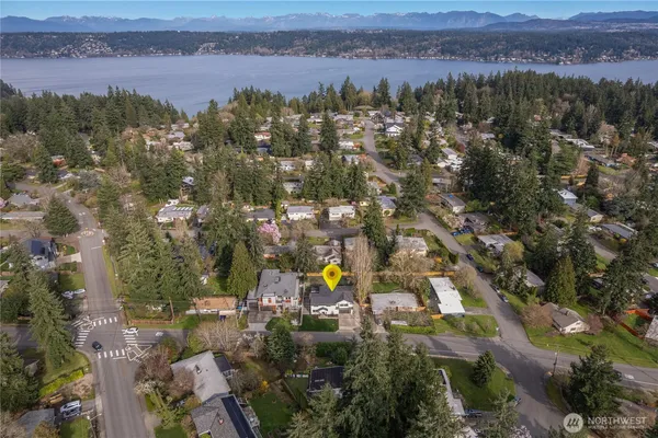 $2,495,000 | 428 164th Avenue Southeast, Bellevue, WA 98008
