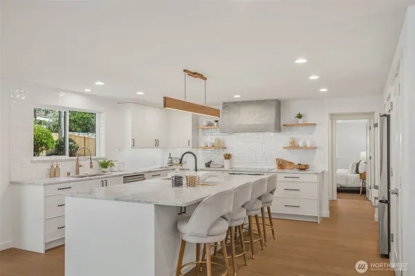 $2,495,000 | 428 164th Avenue Southeast, Bellevue, WA 98008