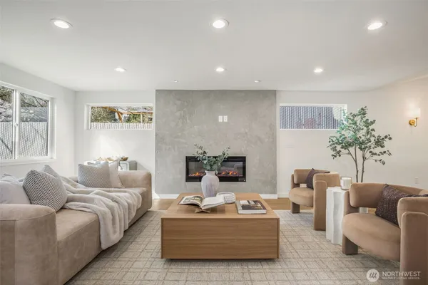 $2,495,000 | 428 164th Avenue Southeast, Bellevue, WA 98008