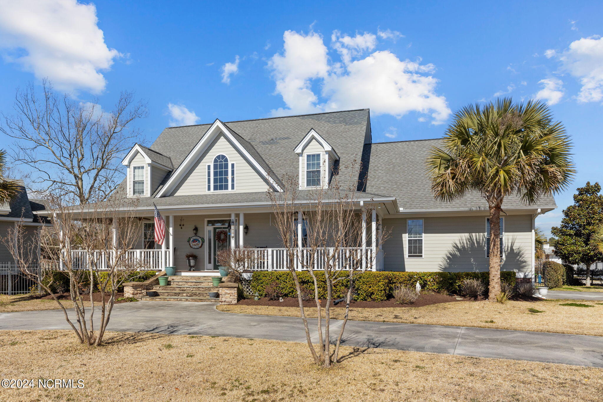 2201 North Road Morehead City, NC 28557 - Photo 50 of 63 Front view with just the main house