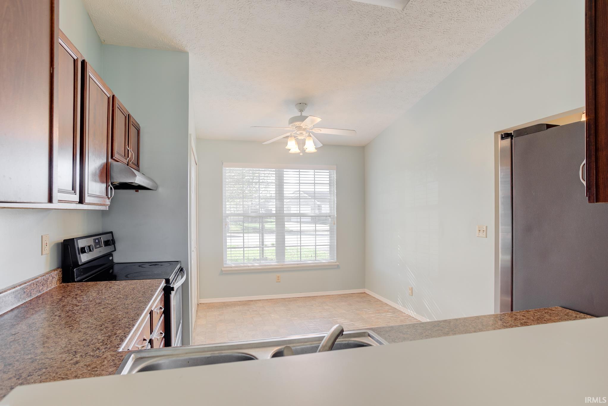 1916 Seasons Ridge Boulevard Evansville, IN 47715 - Photo 11 of 36