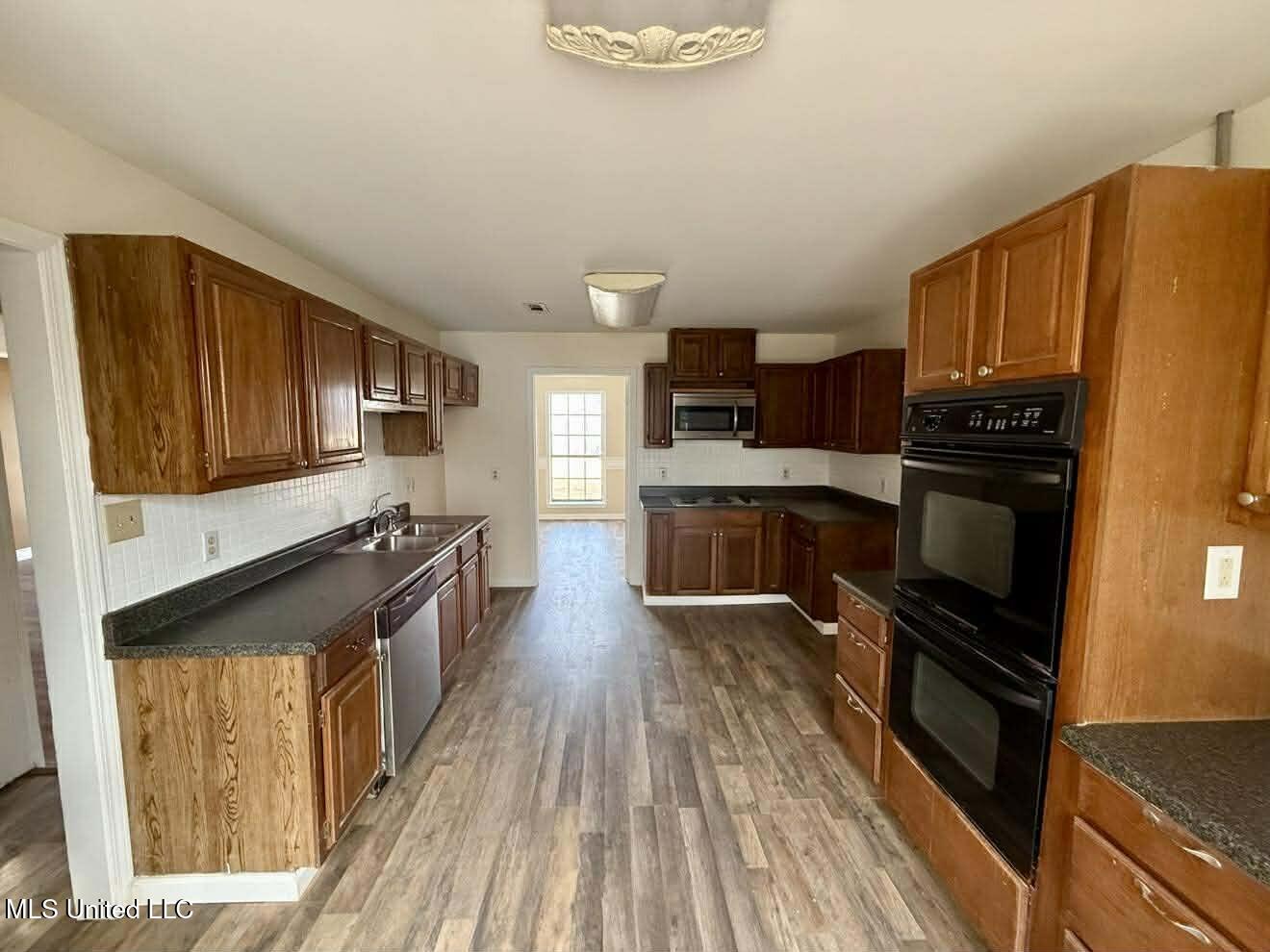 1838 Dees Road Batesville, MS 38606 - Photo 13 of 27 kitchen (2)