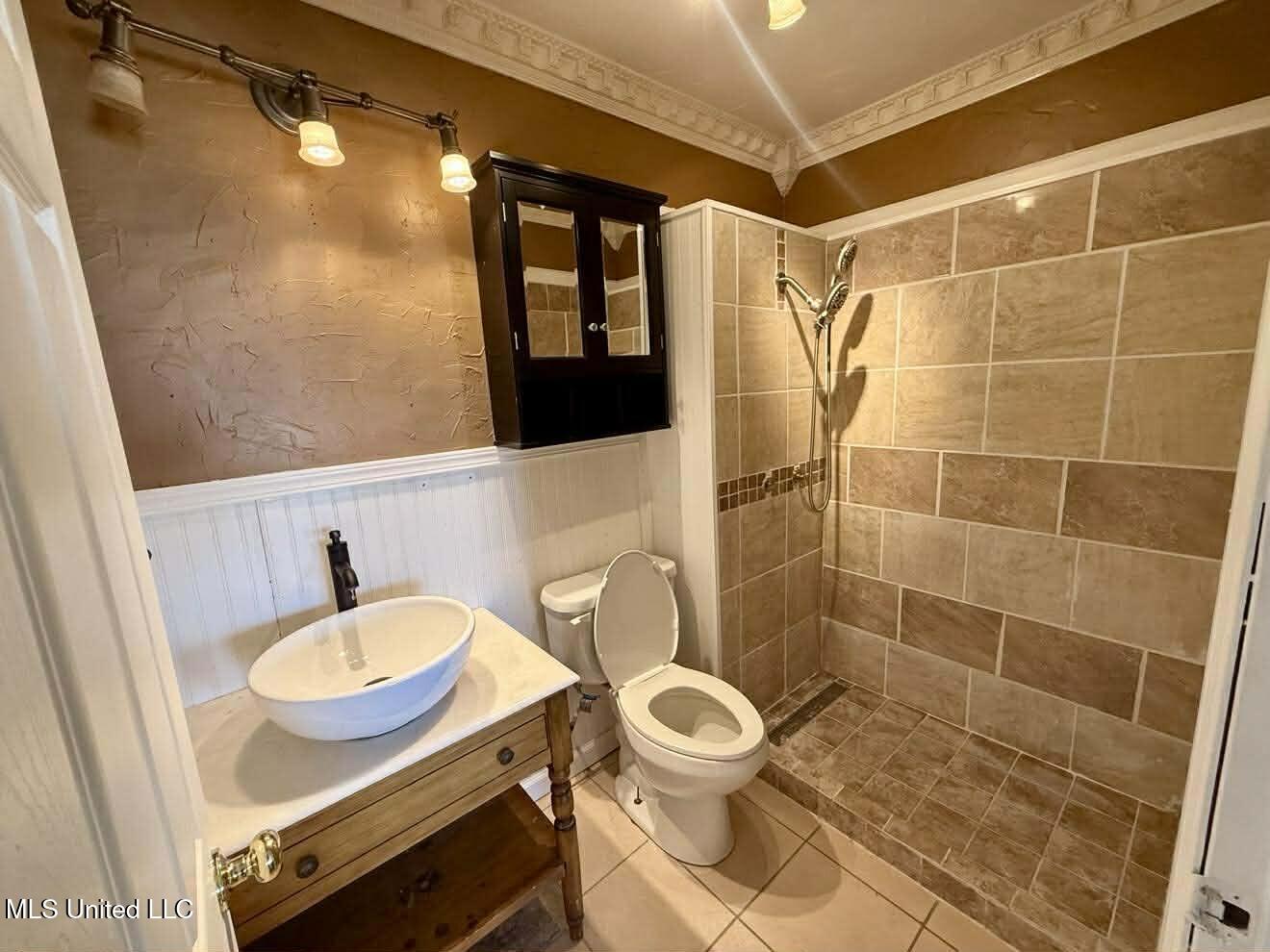 1838 Dees Road Batesville, MS 38606 - Photo 26 of 27 Second upstairs bathroom