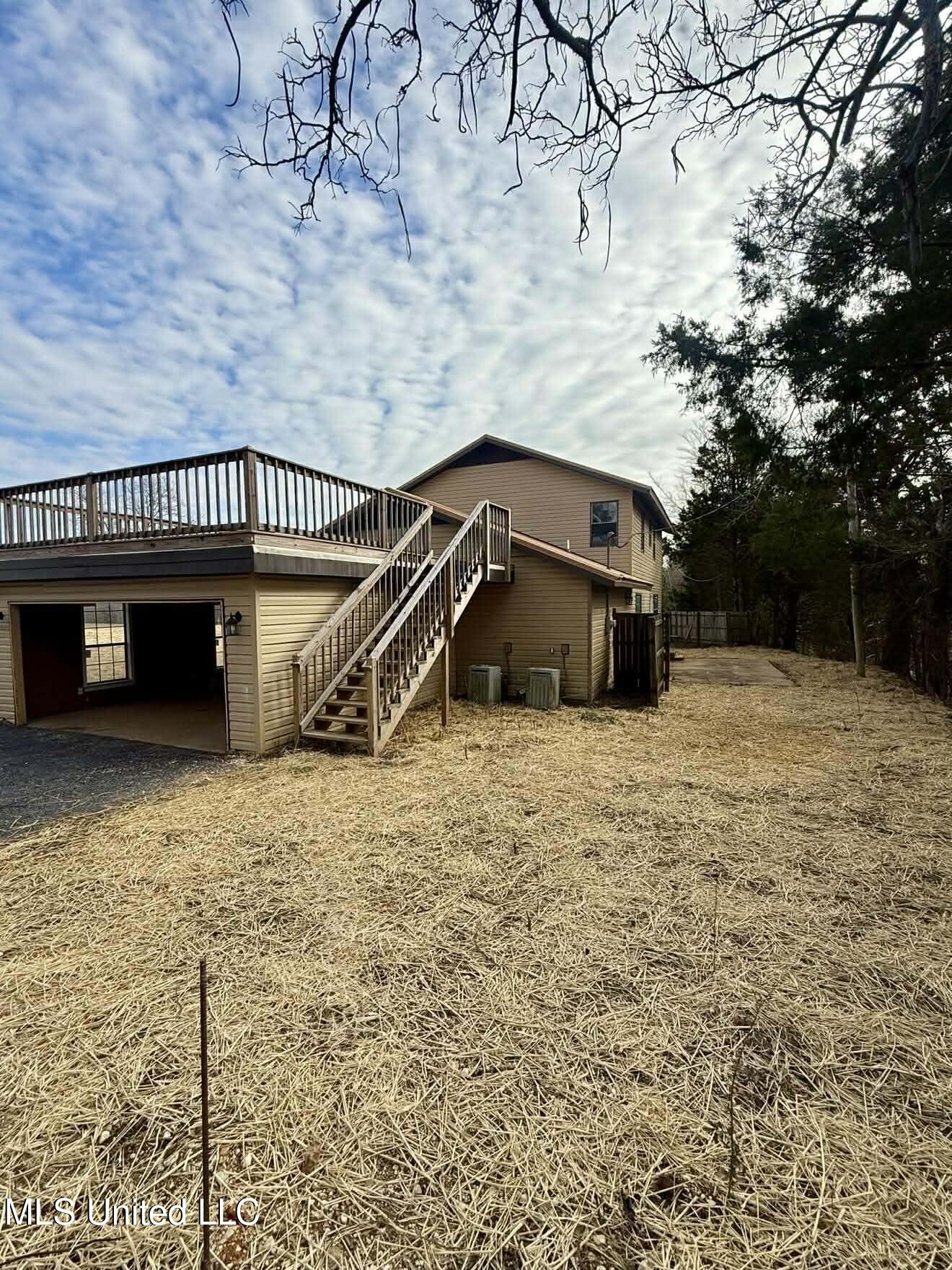 1838 Dees Road Batesville, MS 38606 - Photo 5 of 27 patio deck