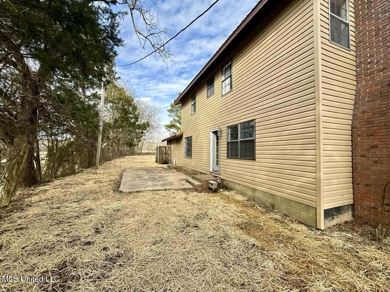 1838 Dees Road Batesville, MS 38606 - Photo 8 of 27 back yard
