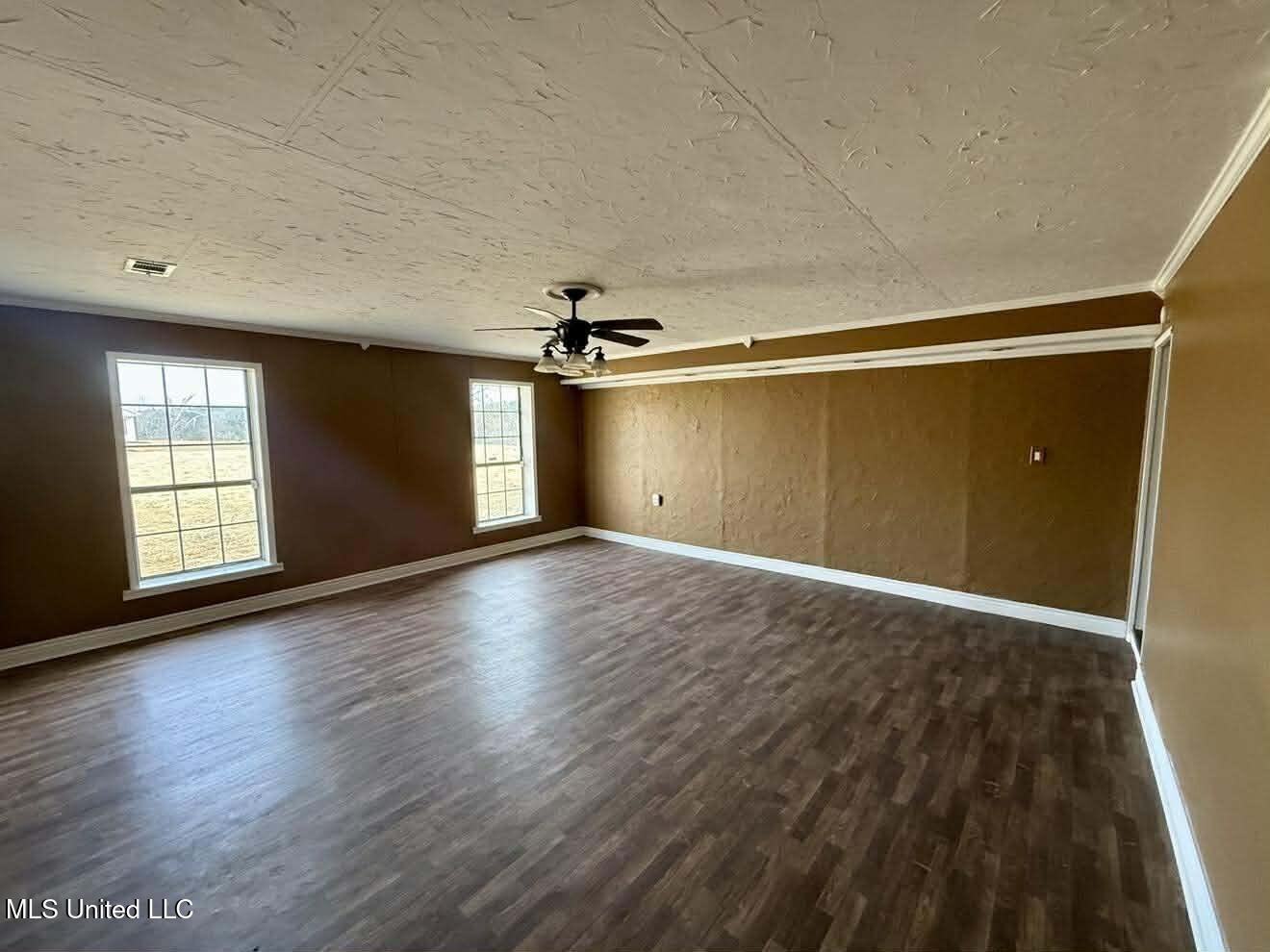 1838 Dees Road Batesville, MS 38606 - Photo 10 of 27 Den (2)